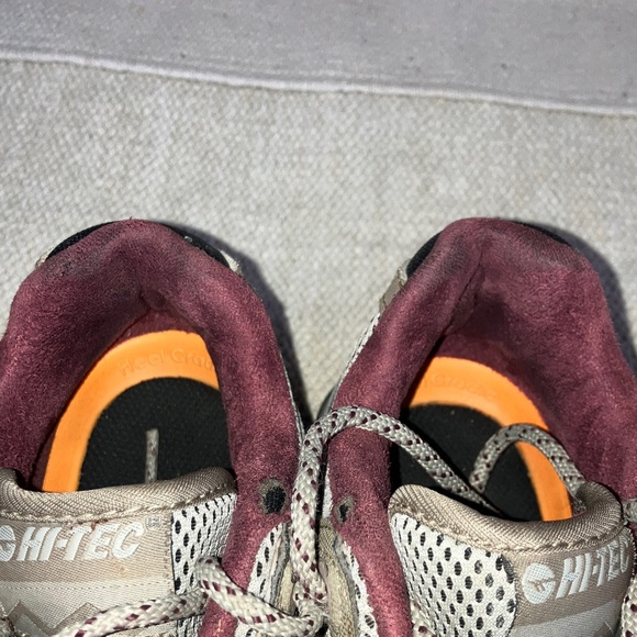 Hi-Tec Women's 7 1/2 hiking waterproof athletic walking Shoes - Picture 6 of 14